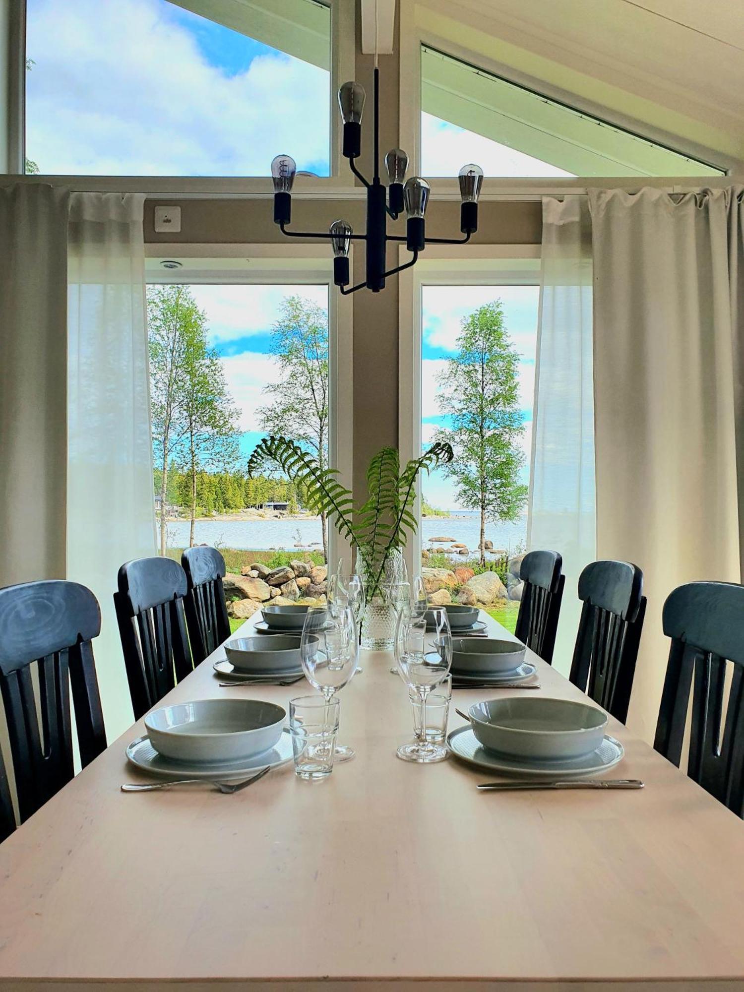Stuga Med Havsutsikt Robertsfors Exterior foto